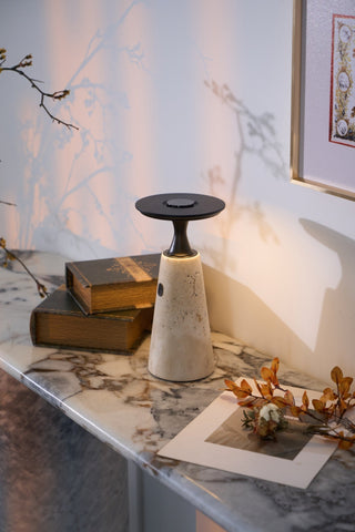 Vespera Lampe de Table en Travertin Sculptural