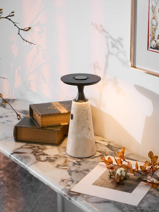 Vespera Lampe de Table en Travertin Sculptural
