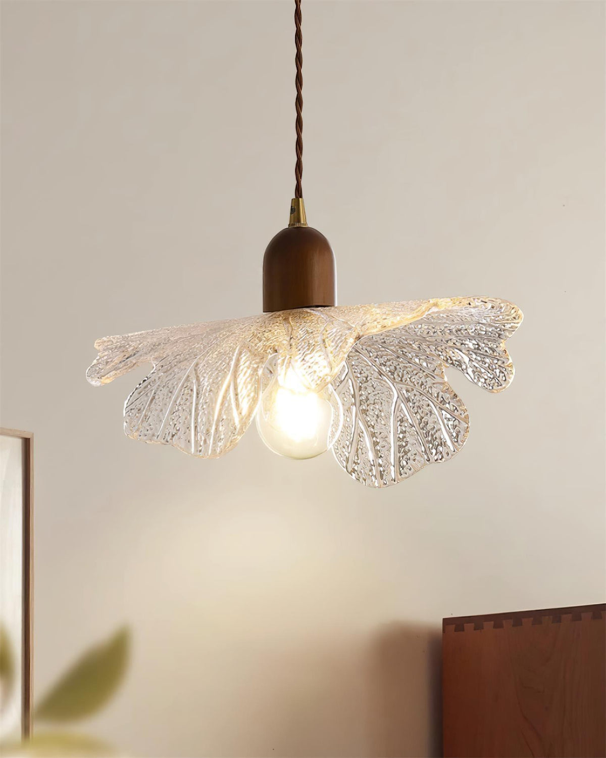 Pendant Lamp Tiffany-Style Glass Floral Shade Art-Neutral Decor