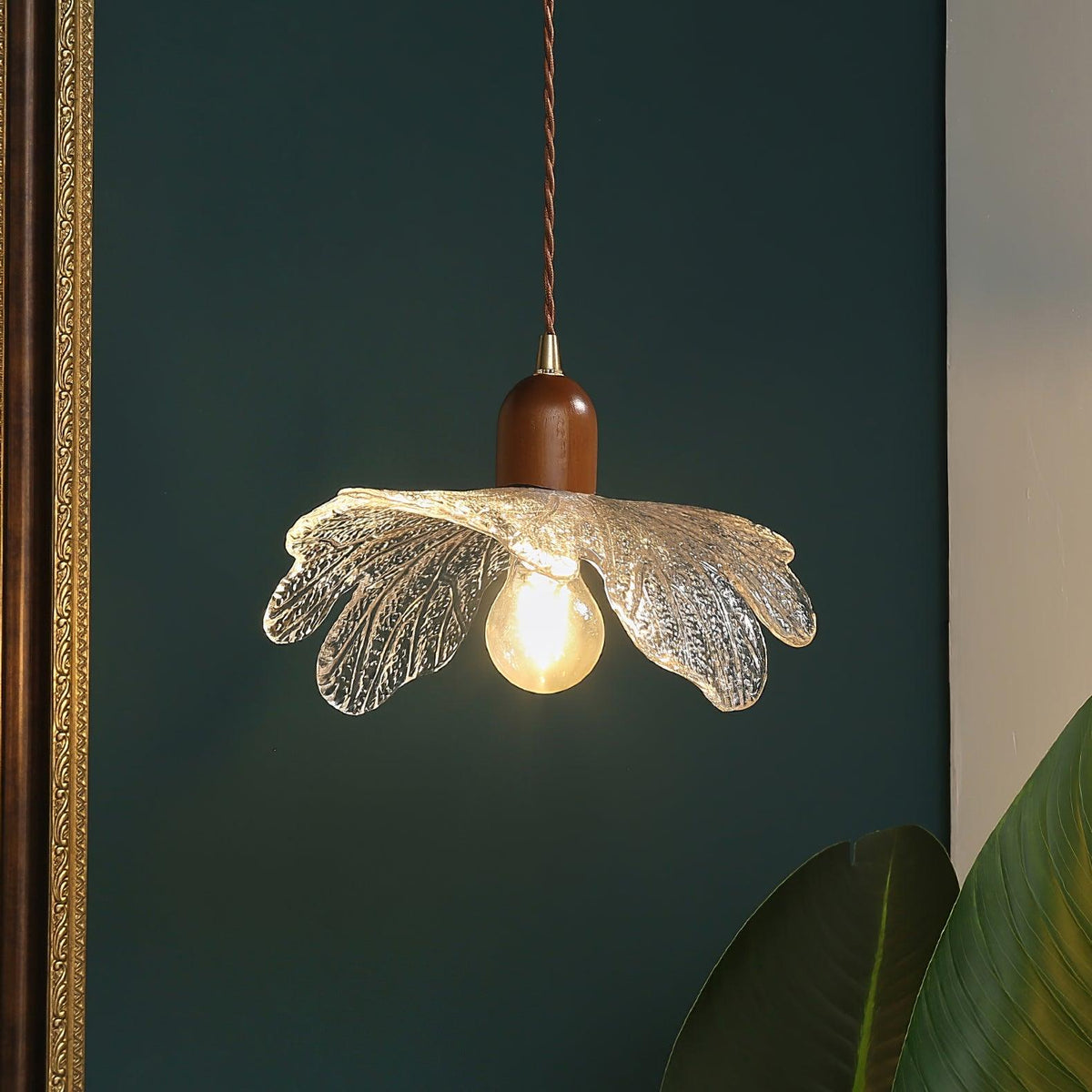 Pendant Lamp Tiffany-Style Glass Floral Shade Art-Neutral Decor