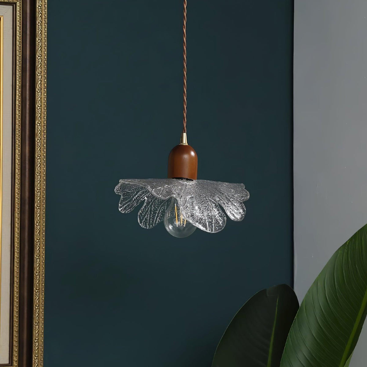 Pendant Lamp Tiffany-Style Glass Floral Shade Art-Neutral Decor