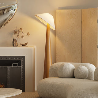 Apex Lampadaire en Bois Taperé