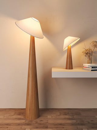 Apex Lampadaire en Bois Taperé