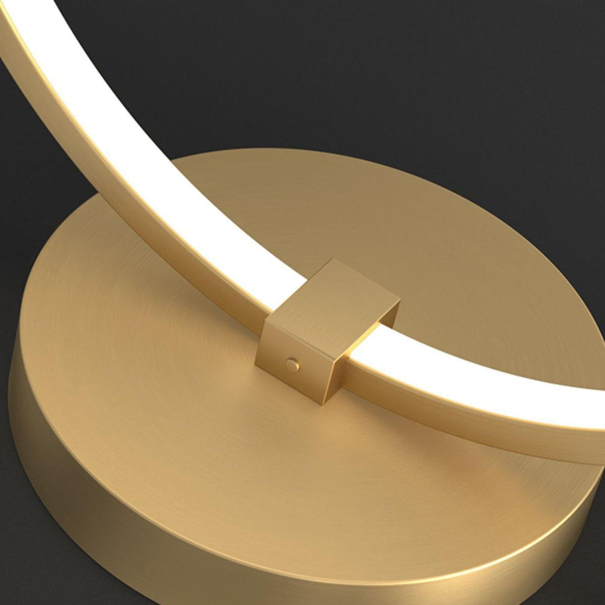 Cirra Lampe de Table en Laiton Élégante