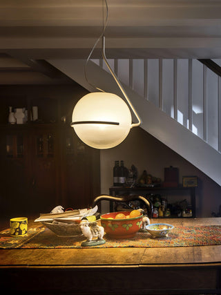 Circular Suspension Minimaliste