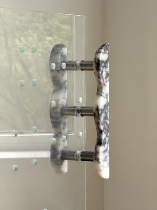 Twin-Curve Pull Handle-Neutral Decor