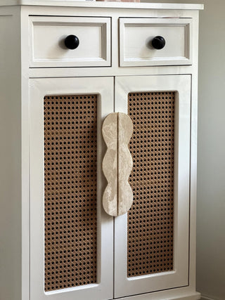 Twin-Curve Pull Handle-Neutral Decor