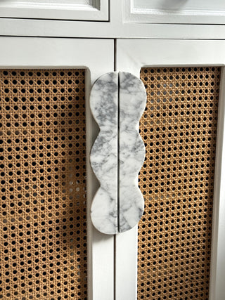 Twin-Curve Pull Handle-Neutral Decor