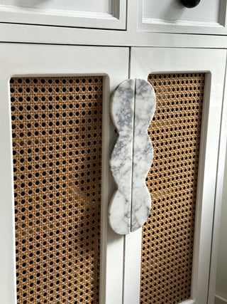 Twin-Curve Pull Handle-Neutral Decor