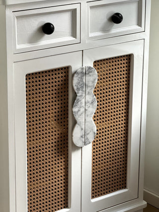 Twin-Curve Pull Handle-Neutral Decor