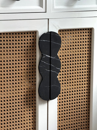 Twin-Curve Pull Handle-Neutral Decor