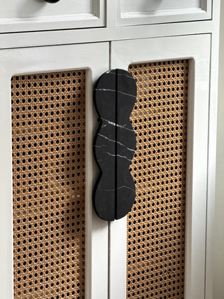Twin-Curve Pull Handle-Neutral Decor