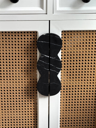Twin-Curve Pull Handle-Neutral Decor