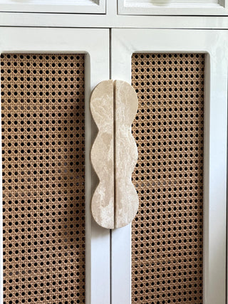 Twin-Curve Pull Handle-Neutral Decor