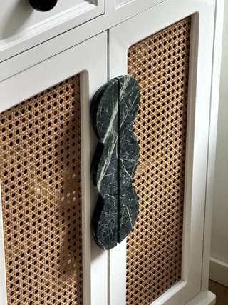 Twin-Curve Pull Handle-Neutral Decor