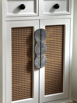 Twin-Curve Pull Handle-Neutral Decor