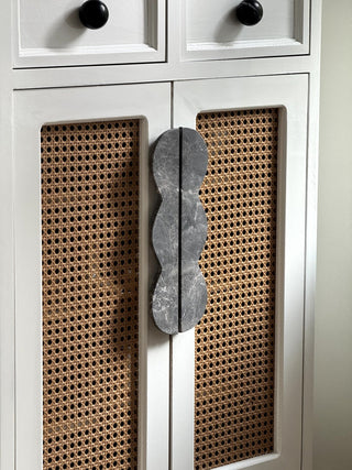 Twin-Curve Pull Handle-Neutral Decor