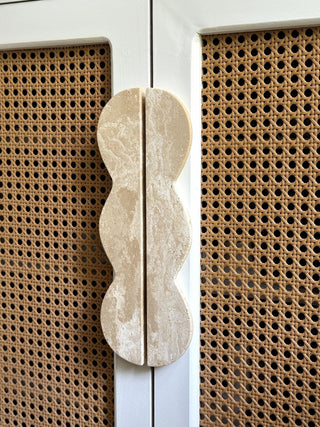 Twin-Curve Pull Handle-Neutral Decor