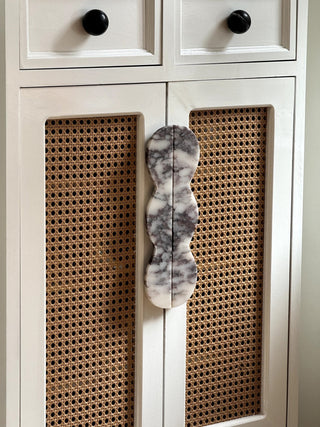 Twin-Curve Pull Handle-Neutral Decor