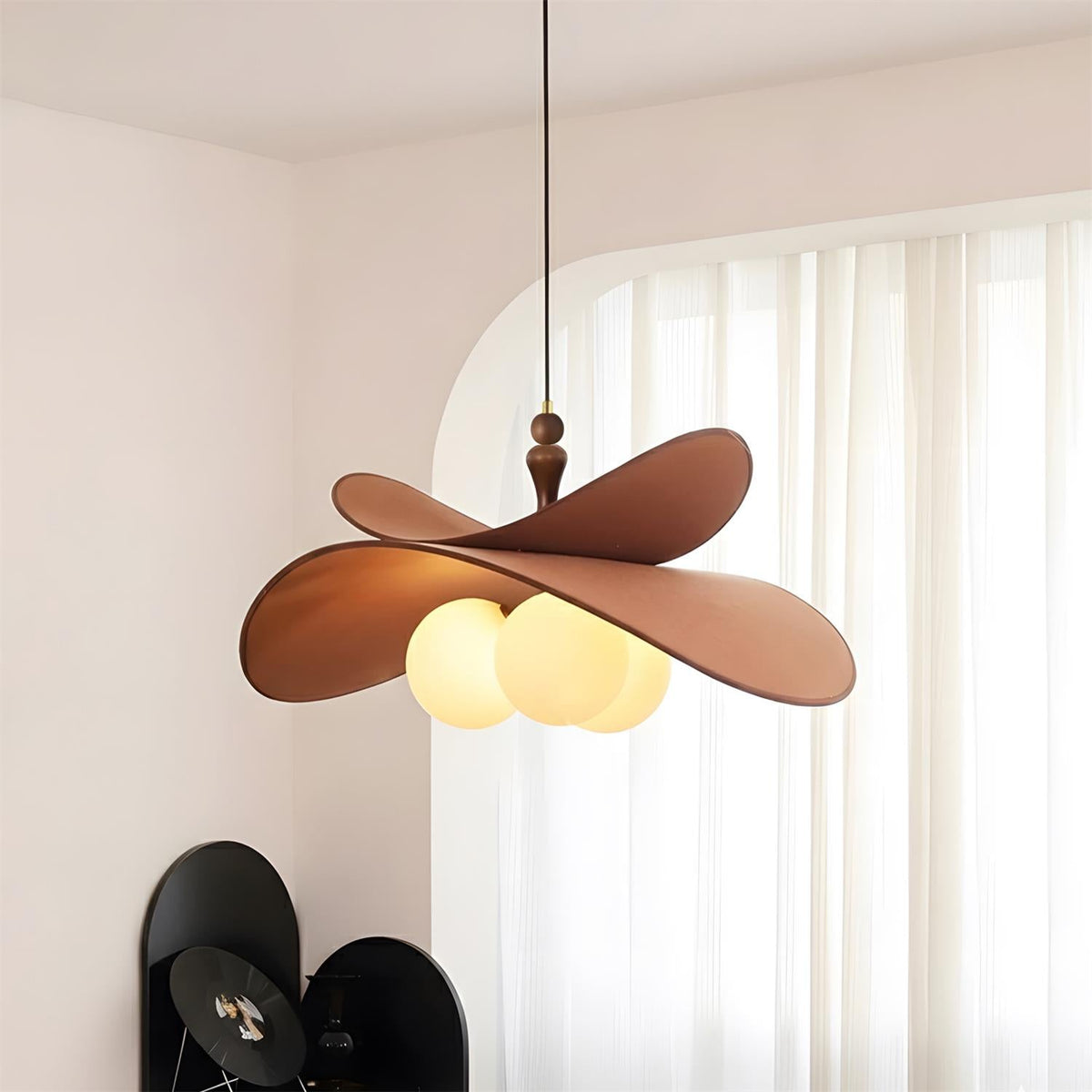 Arlena Suspension