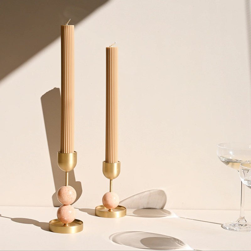 Fuldo Support à Bougies Sphérique Verdoyant en Laiton Brossé d'Intérieur Moderne du Milieu du Siècle