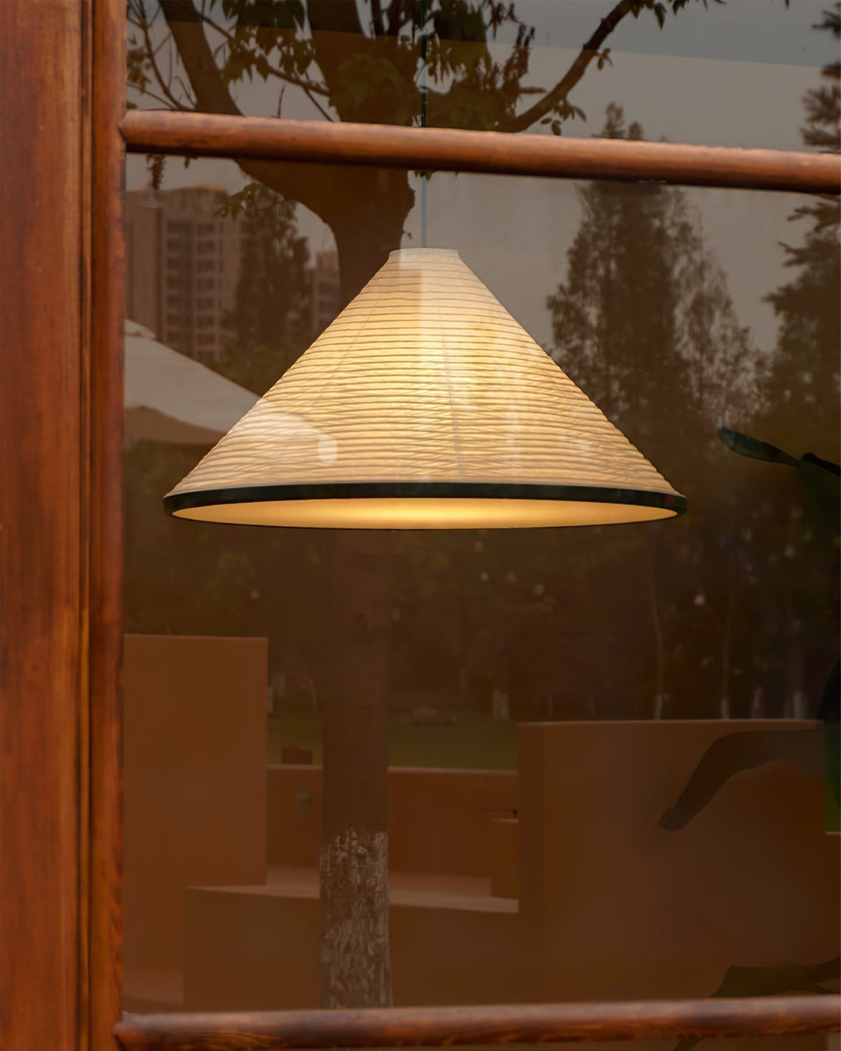 Conic Suspension Lampe Pyramidale en Papier