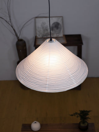 Conic Suspension Lampe Pyramidale en Papier