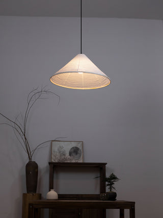 Conic Suspension Lampe Pyramidale en Papier
