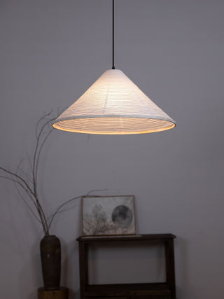 Conic Suspension Lampe Pyramidale en Papier
