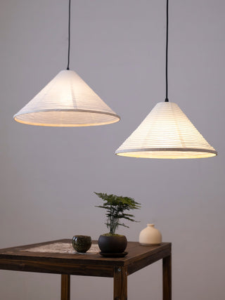 Conic Suspension Lampe Pyramidale en Papier