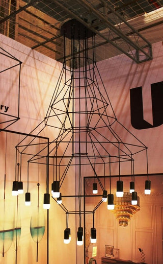 Lustra Lustre Lignes Noir Structure Métallique LED