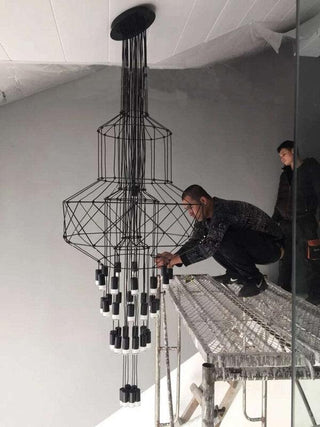 Lustra Lustre Lignes Noir Structure Métallique LED