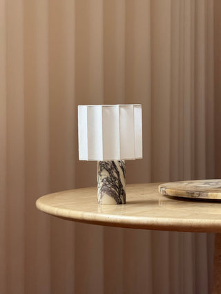 Serenity Lampe de Table en Tissu Plissé Et Marbre