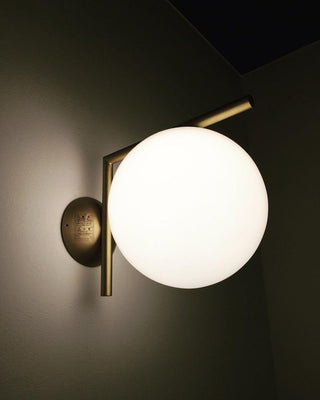 Joanna Applique Murale Moderne Minimaliste en Verre Soufflé Opale
