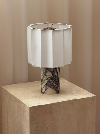 Serenity Lampe de Table en Tissu Plissé Et Marbre