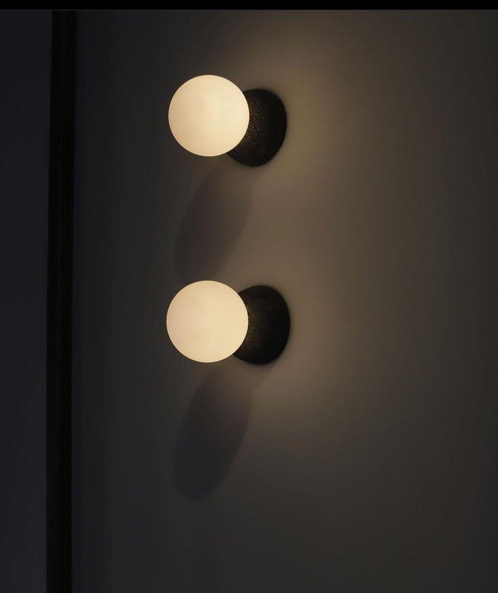 Lucara Applique Murale Béton Verre Opale